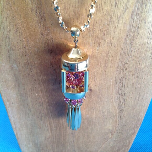 Vintage Gold Tone Lantern Charm Pendant Pink Rhinestone Crystal Necklace - Picture 1 of 7